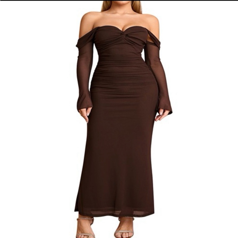 NWT Off-Shoulder Chocolate Brown Ruched Maxi Dresss